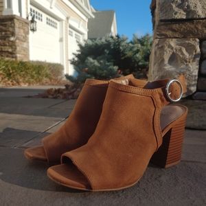 Light brown heeled shoes